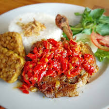 Nasi ayam cabai merah
